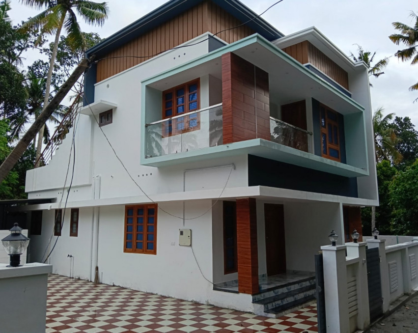 House 1650sq/5cent